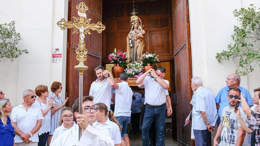 Vítores y flores para la patrona