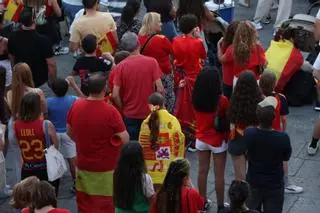 La camiseta sin nombre ni dorsal, la favorita de los zamoranos para animar a España