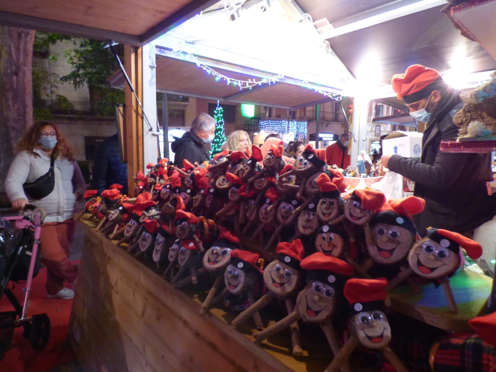 Figueres transforma els seus carrers i places en un conte de Nadal