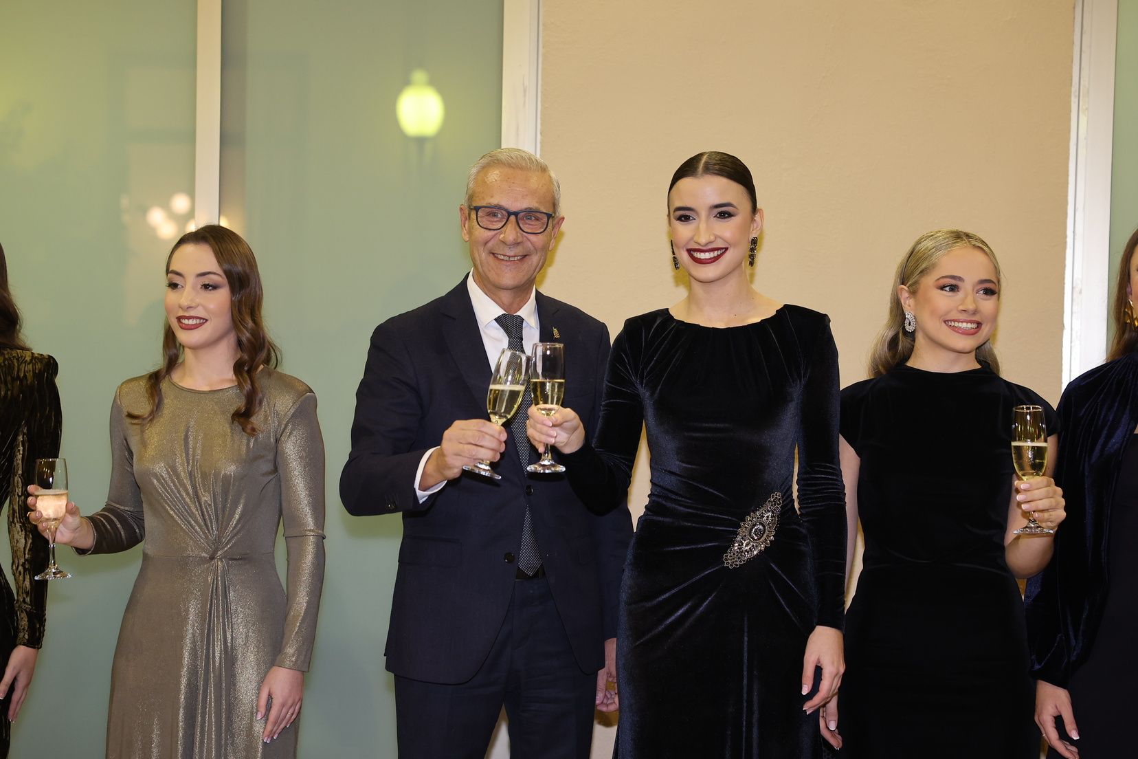 Las Fallas brindan por las fiestas de 2026