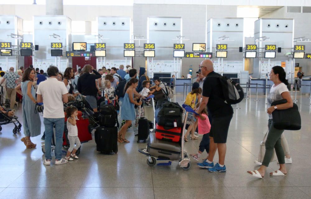 Operación salida en el aeropuerto de Málaga