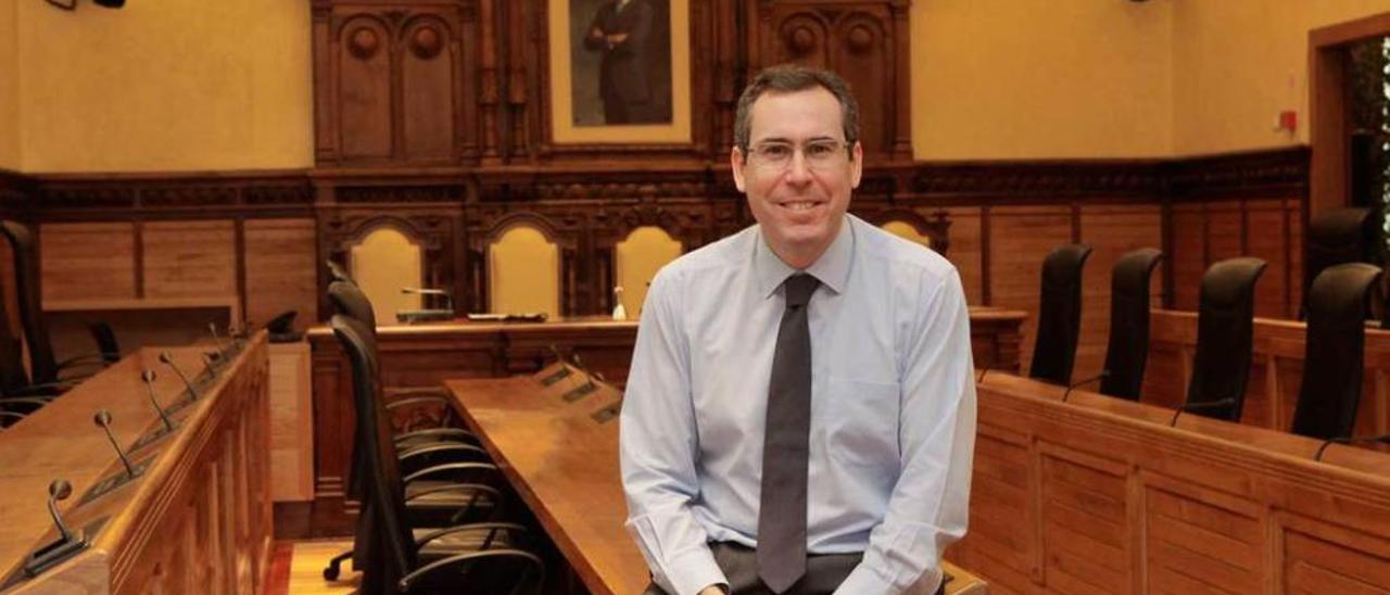 Fernando Couto Garciablanco, en el salón de plenos municipal.