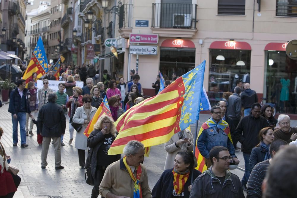 Manifestación en València contra el plurilingüismo