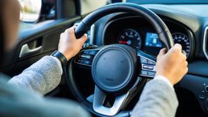 Hay múltiples causas por las que el volante puede vibrar.