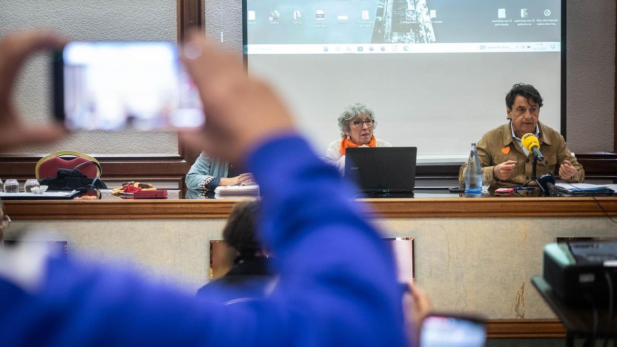 Rueda de prensa de la Asociación El Perenquén y Felipe Campos.