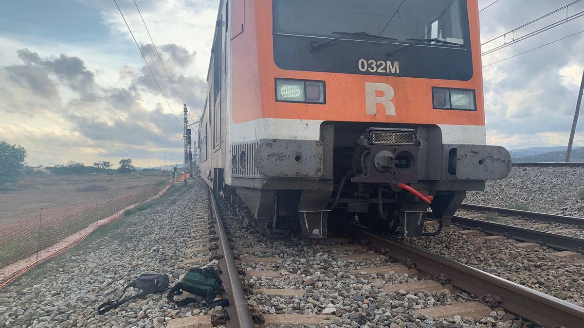 Tren de rodalies  cercanias accidentado descarrilado en el Prat del Llobregat