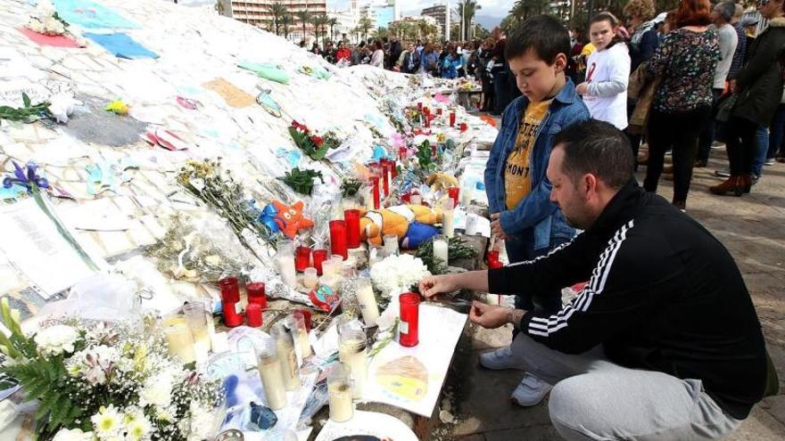 La Ballena, el altar improvisado en recuerdo a Gabriel.