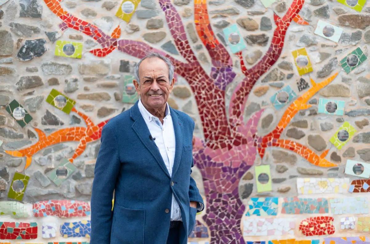Antonio Montañez ha convertido la aldea de El Valdés, en Málaga, en un museo al aire libre