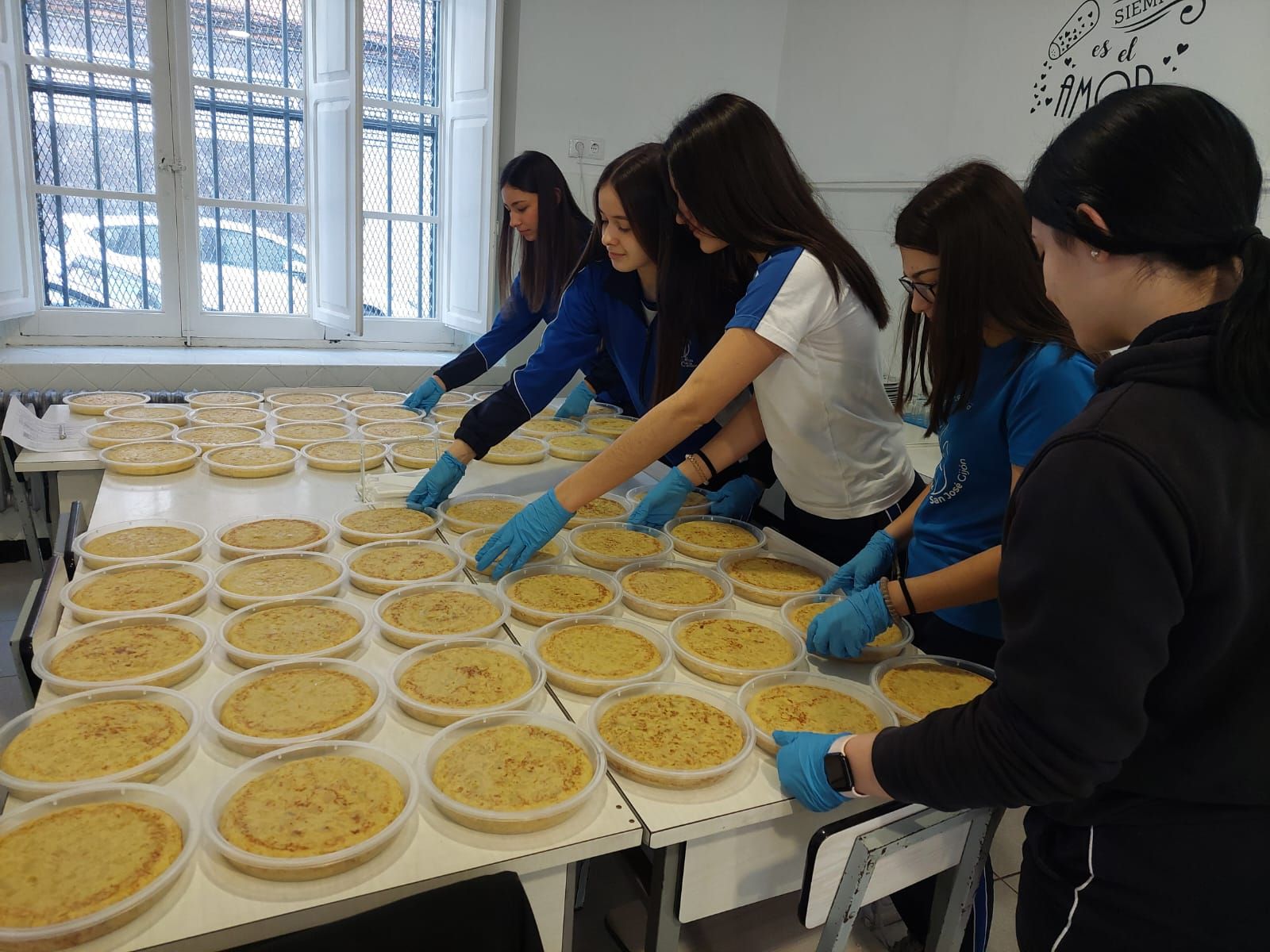 Fiesta colegial en el Patronato por San José (en imágenes)