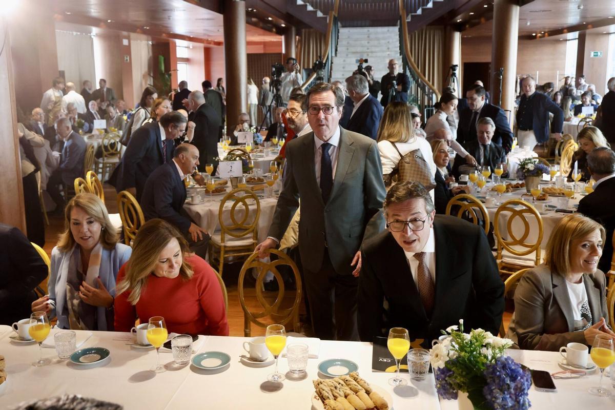 Valencia. Hotel Las Arenas. Fórum Europa Tribuna Mediterránea con Vicente Lafuente Martínez, Presidente de la CEV presentado por Antonio Garamendi, Presidente de CEOE Con la presencia entre otros de la delegada del gobierno Pilar Bernabé y la alcaldesa María José Catalá VLC