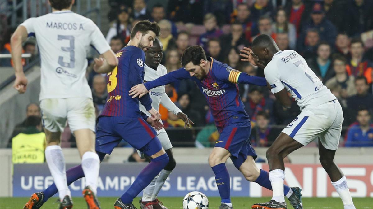 Leo Messi en acción en el partido Barça-Chelsea de la Champions 2017/18