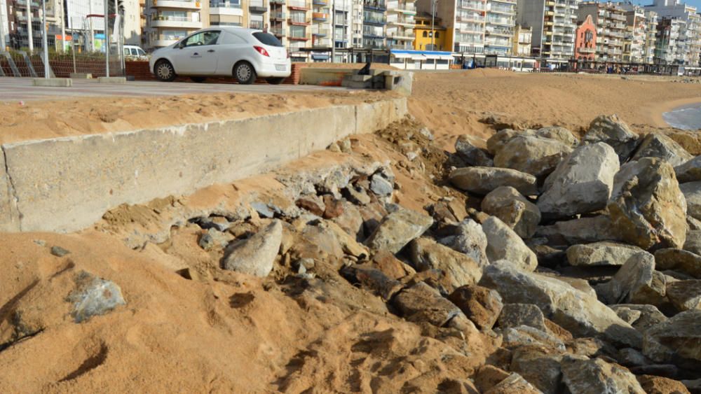 Obres de reconstrucció del mur de sa Palomera