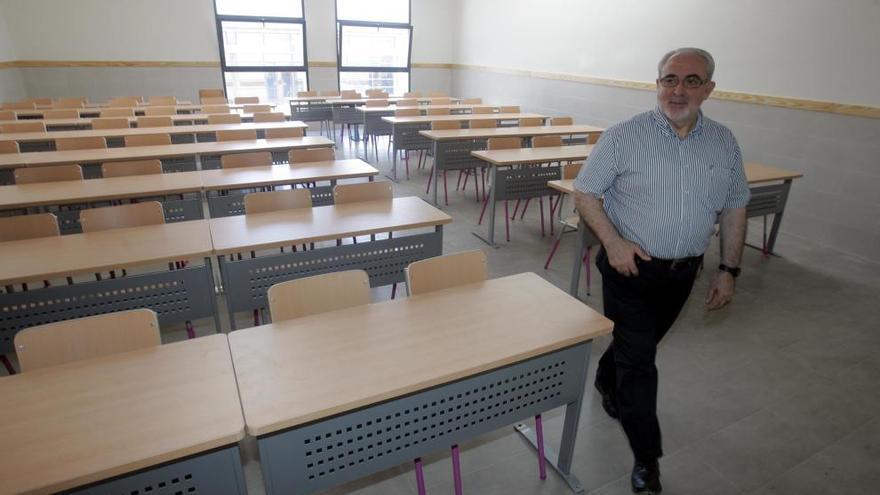 El presidente de la UCAM, José Luis Mendoza, en la sede de Cartagena.