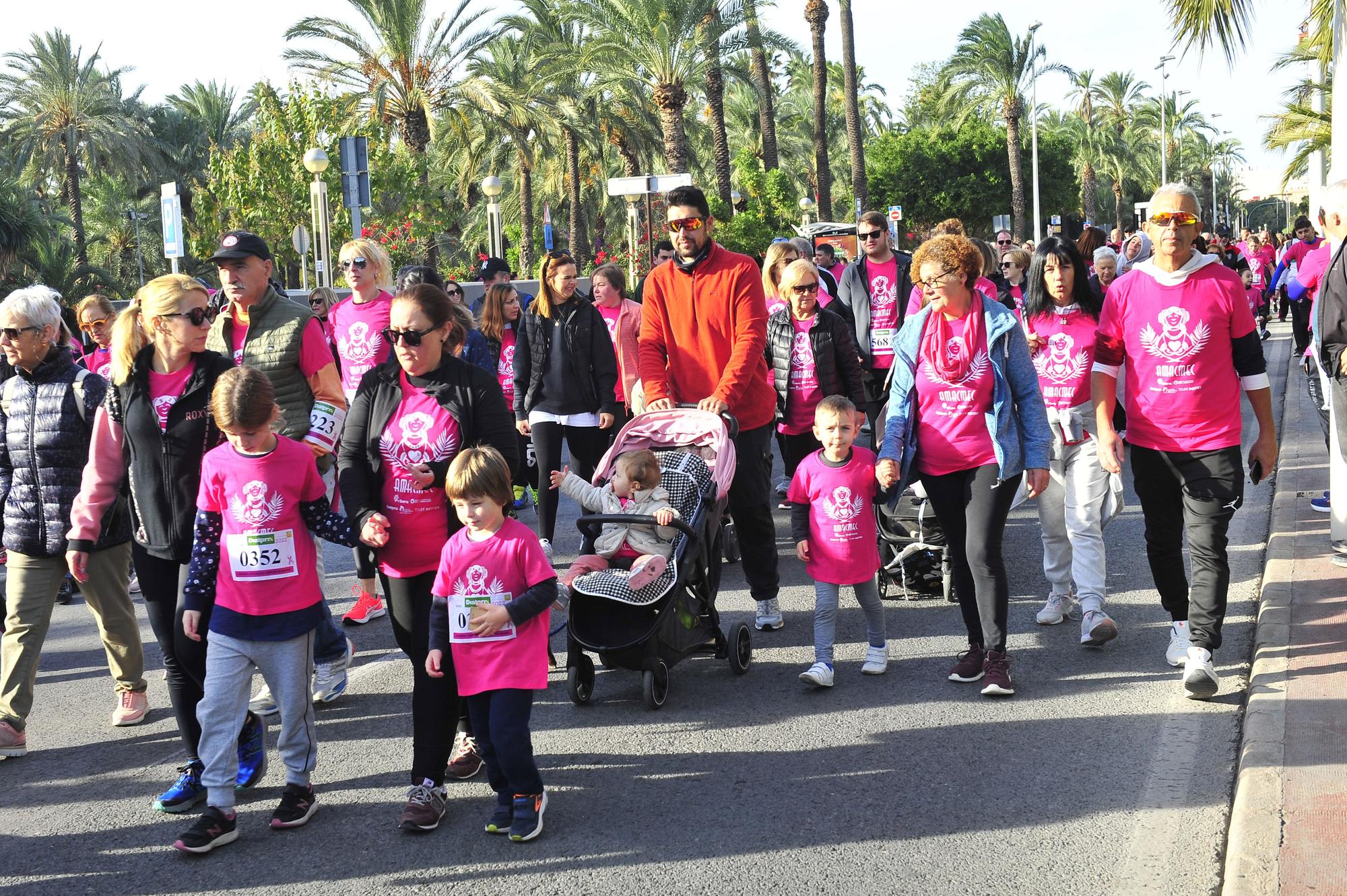 Más de 8.000 solidarios con el cáncer de mama en Elche