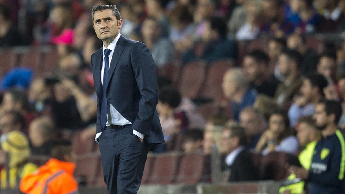 Valverde, en el Camp Nou durante el partido con el Málaga.