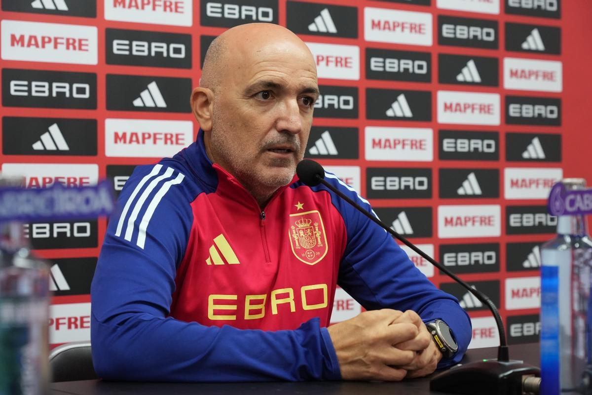 David Gordo, seleccionador de España sub-21, en el SkyFi Castalia.