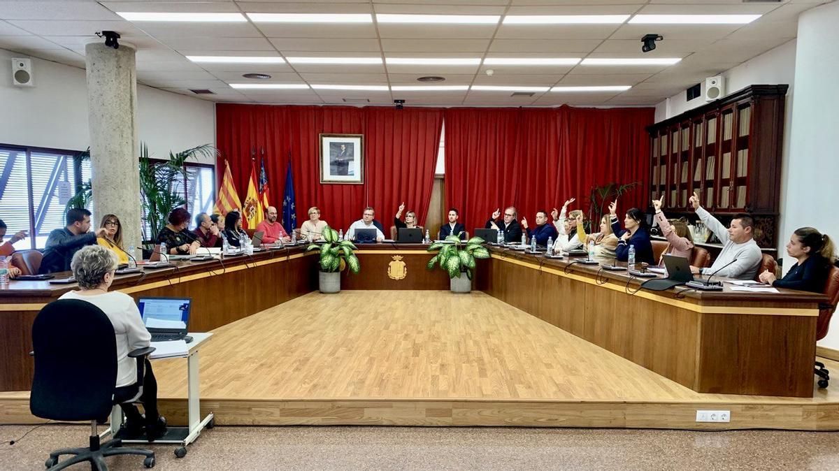 Un pleno en el Ayuntamiento de Santa Pola este mandato