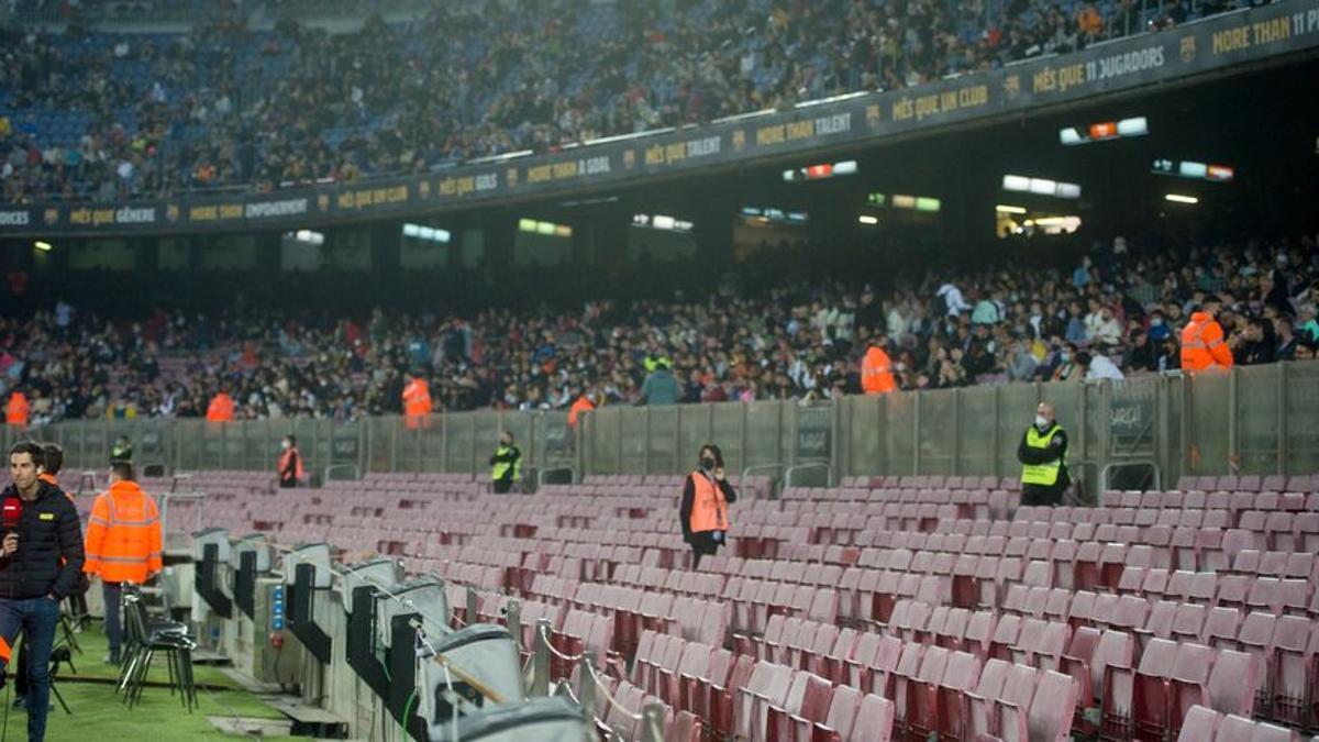 La grada de animación vacía del Camp Nou durante el Barça-Cádiz.