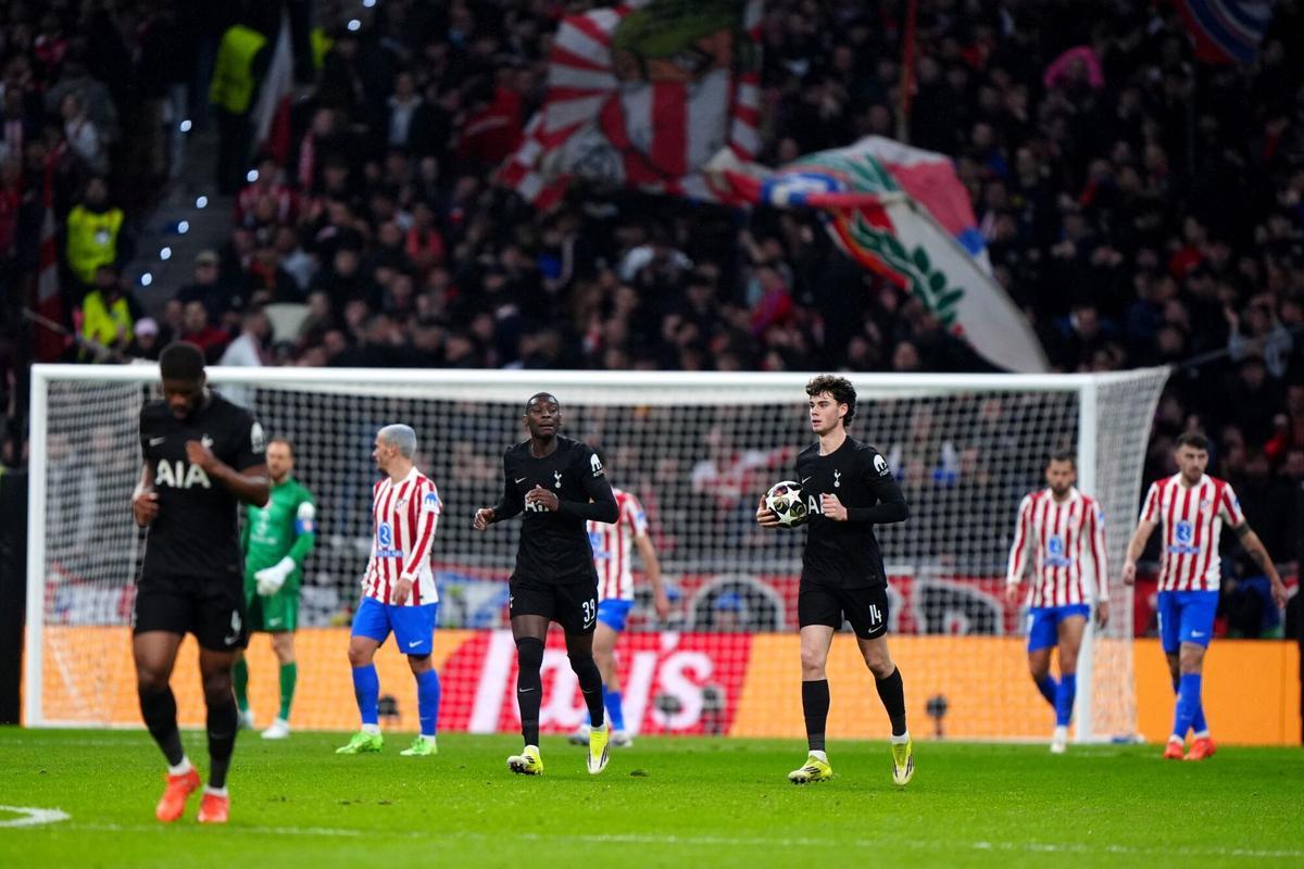 El Atlético de Madrid vence en la ida de los octavos de final de la Champions.