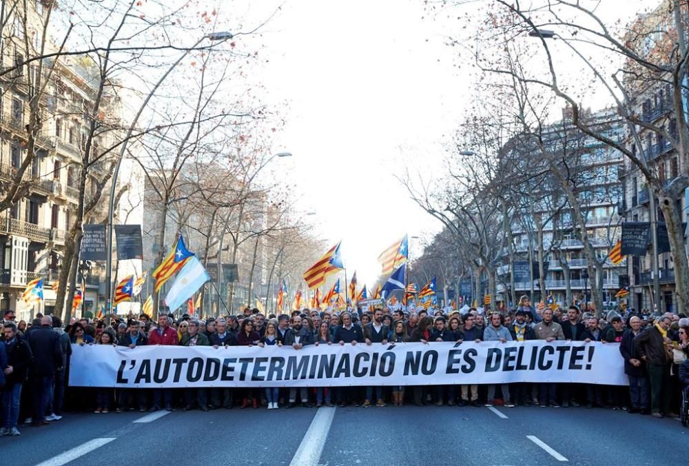 L'independentisme es manifesta a Barcelona en contra del judici del procés