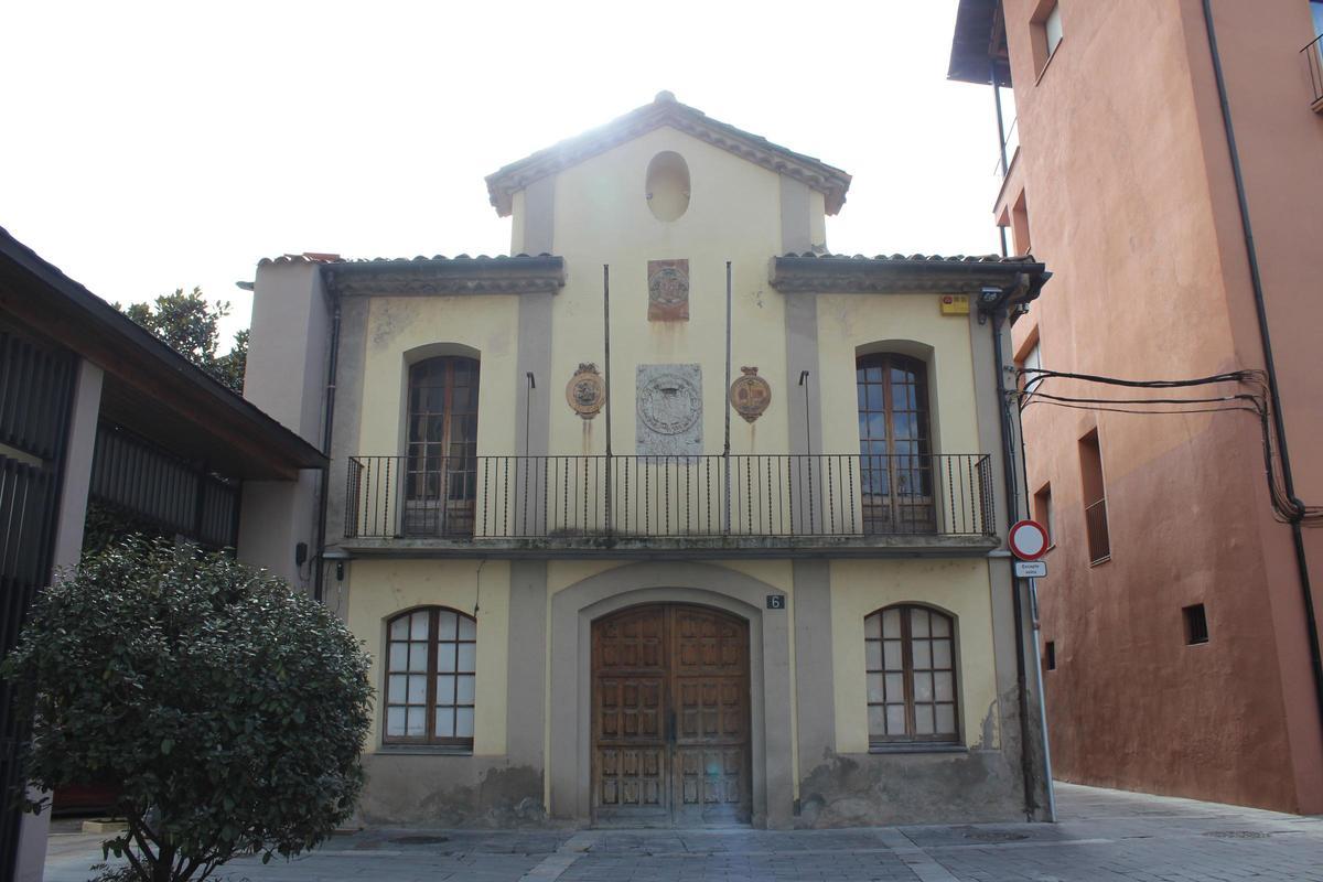 Edifici Antigues Graduades al Pati Palau