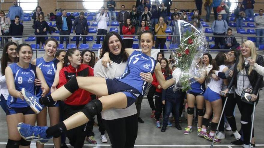 Elena Domínguez pone fin a su carrera con un homenaje