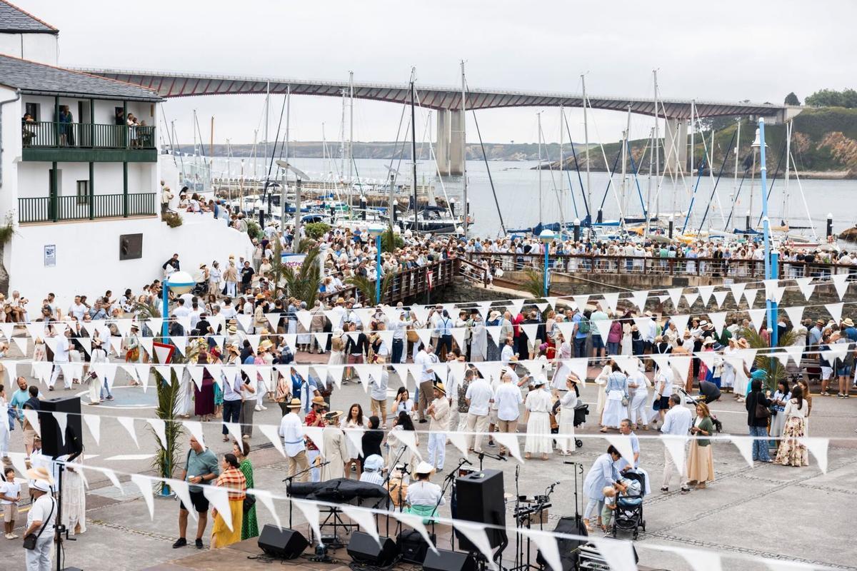 Ribadeo durante sus fiestas.