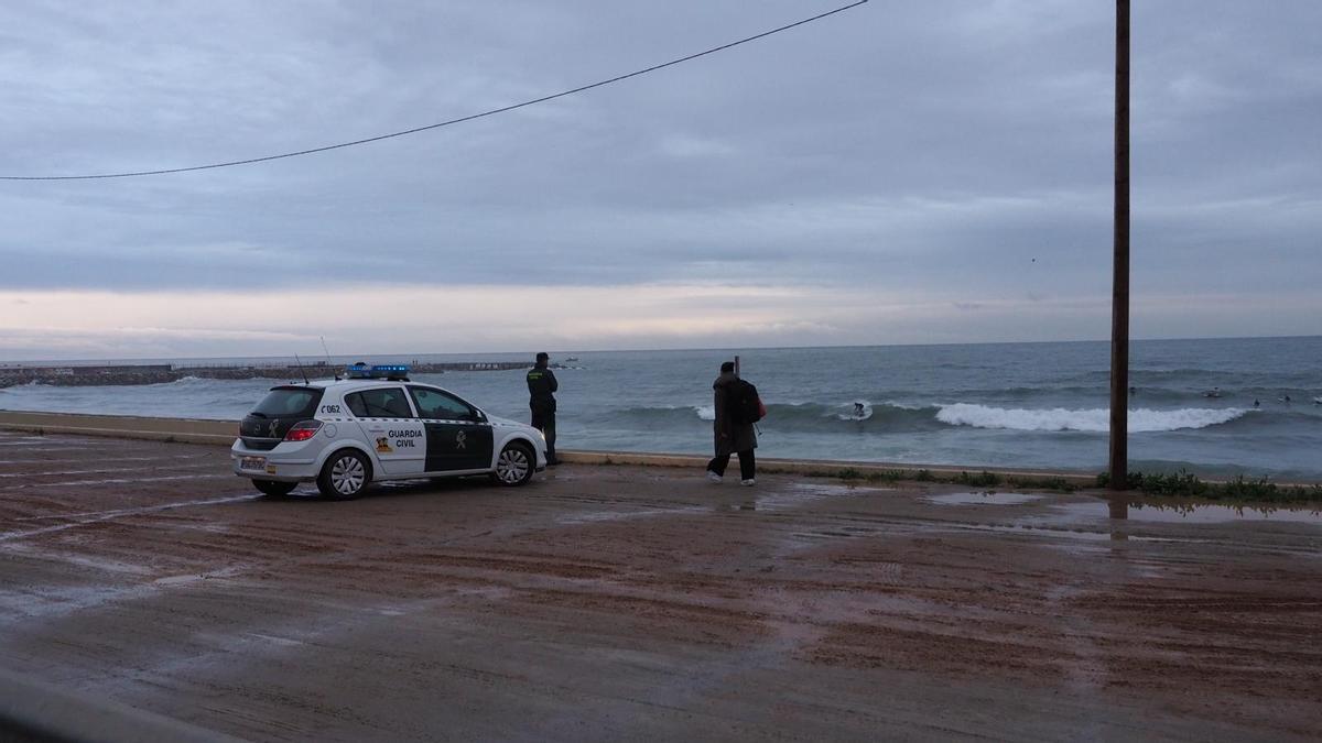 Buscan a una persona desaparecida en el mar en el Fòrum de Barcelona