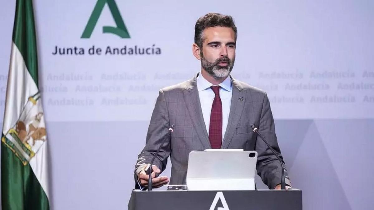 El consejero de Agricultura, Pesca, Agua y Desarrollo Rural, Ramón Fernández Pacheco.