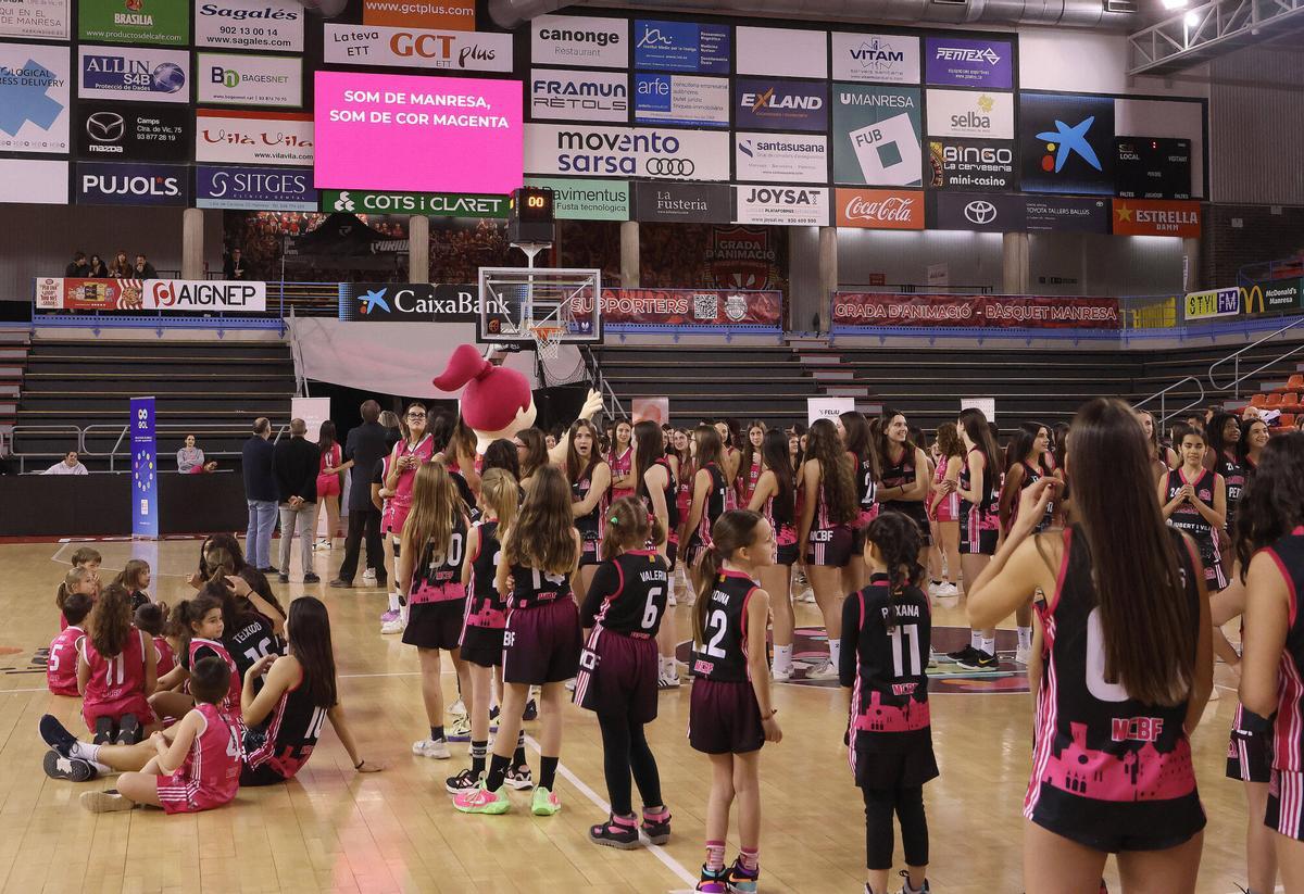 Imatges de la presentació del Manresa Club Bàsquet Femení Imatges de la presentació del Manresa Club Bàsquet Femení