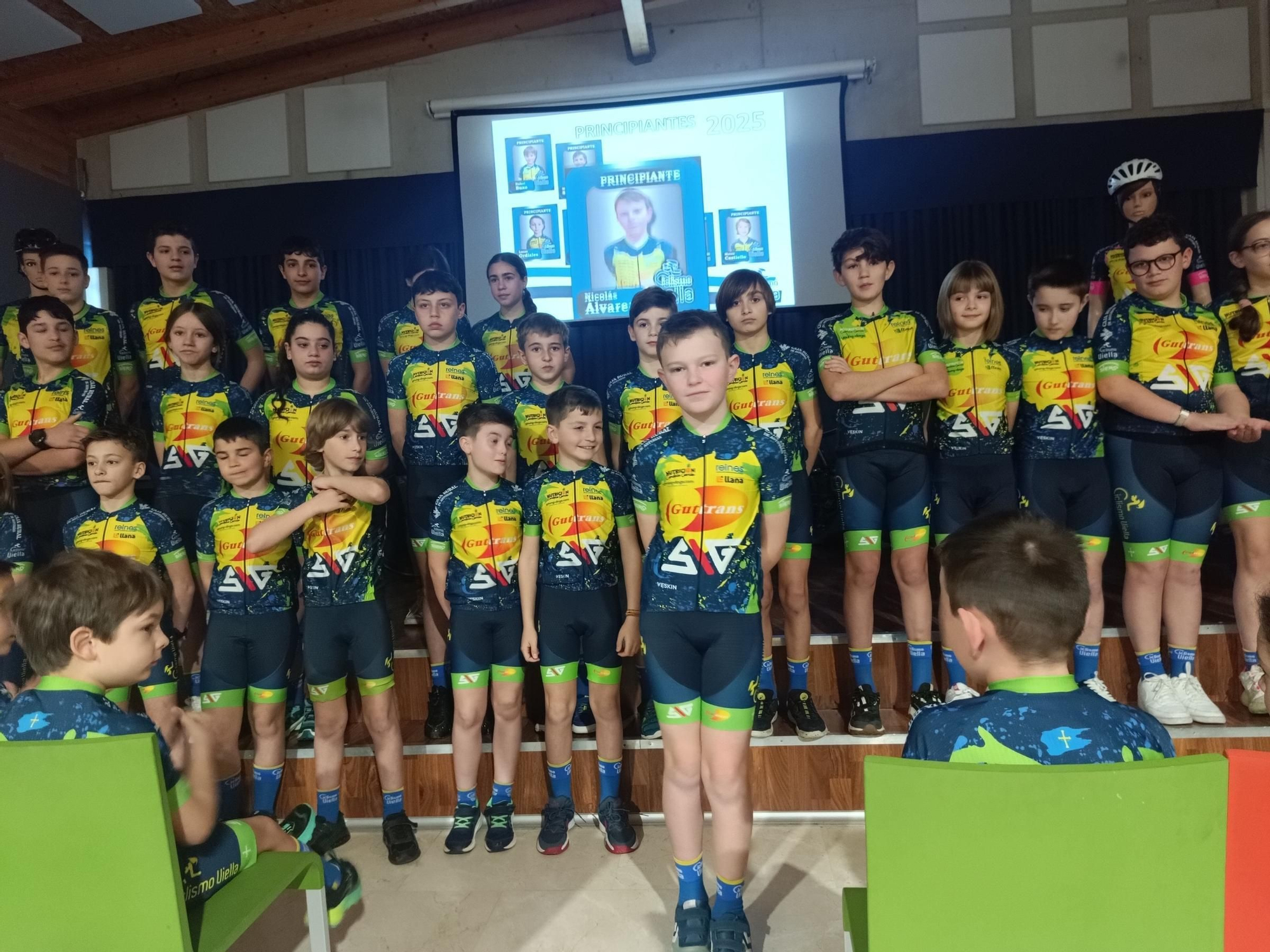 La Escuela de Ciclismo de Viella celebra su Gala Presentación de Temporada