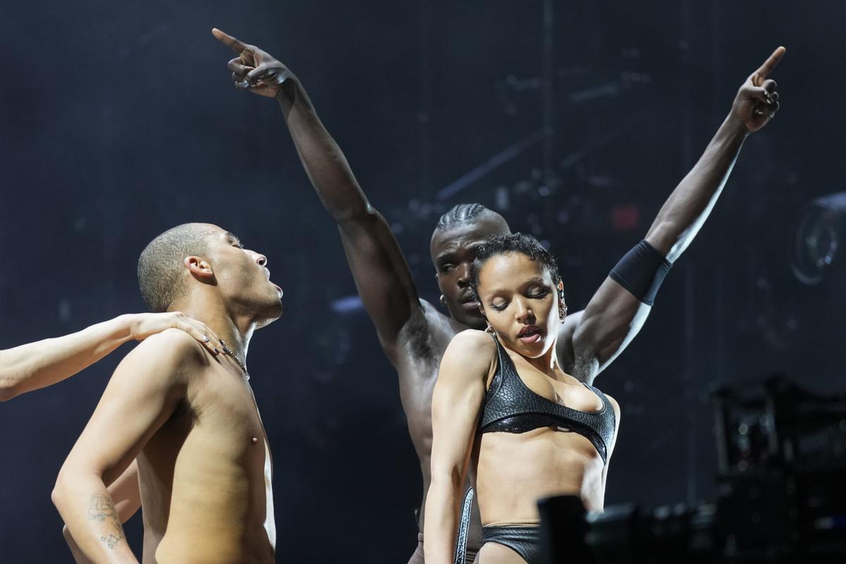 La cantante y compositora británica FKA Twigs en el festival Primavera Sound celebrada en el recinto del Forum de Barcelona.