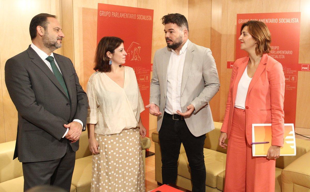 04/09/2019 (I-D) El ministro de Fomento en funciones, JosÃ© Luis Ãbalos; la portavoz del PSOE en el Congreso, Adriana Lastra; el portavoz de ERC en el Congreso, Gabriel RufiÃ¡n; y la portavoz adjunta de la formaciÃ³n catalana, Carolina Telechea, durante su reuniÃ³n en el Congreso de los Diputados.