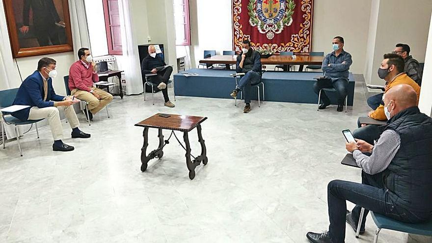 Un momento de la reunión celebrada en la sala García Sanabria.