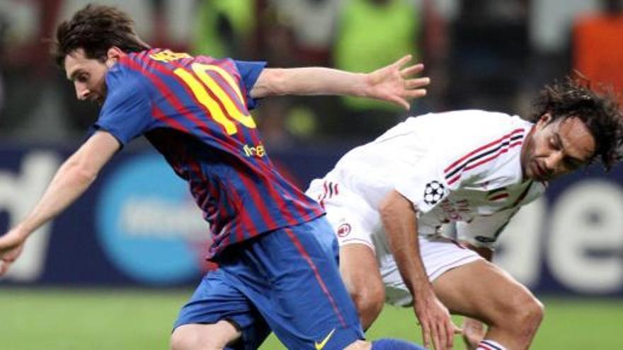 Imagen del partido entre el Milan y el Barça.