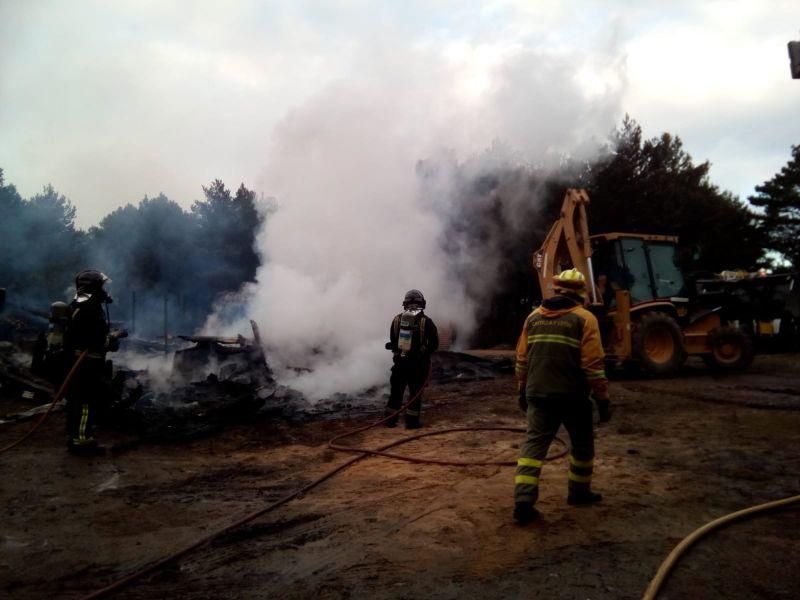 Incendio en el Centro del Lobo de Robledo.