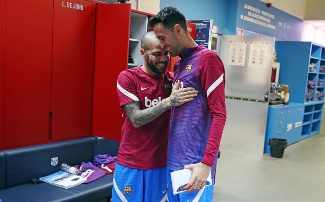 Las primeras imágenes de Alves en su regreso al Barça