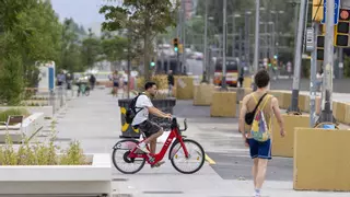 La nueva Gran Via 'verde' en Glòries se deja ver con la retirada de las primeras vallas