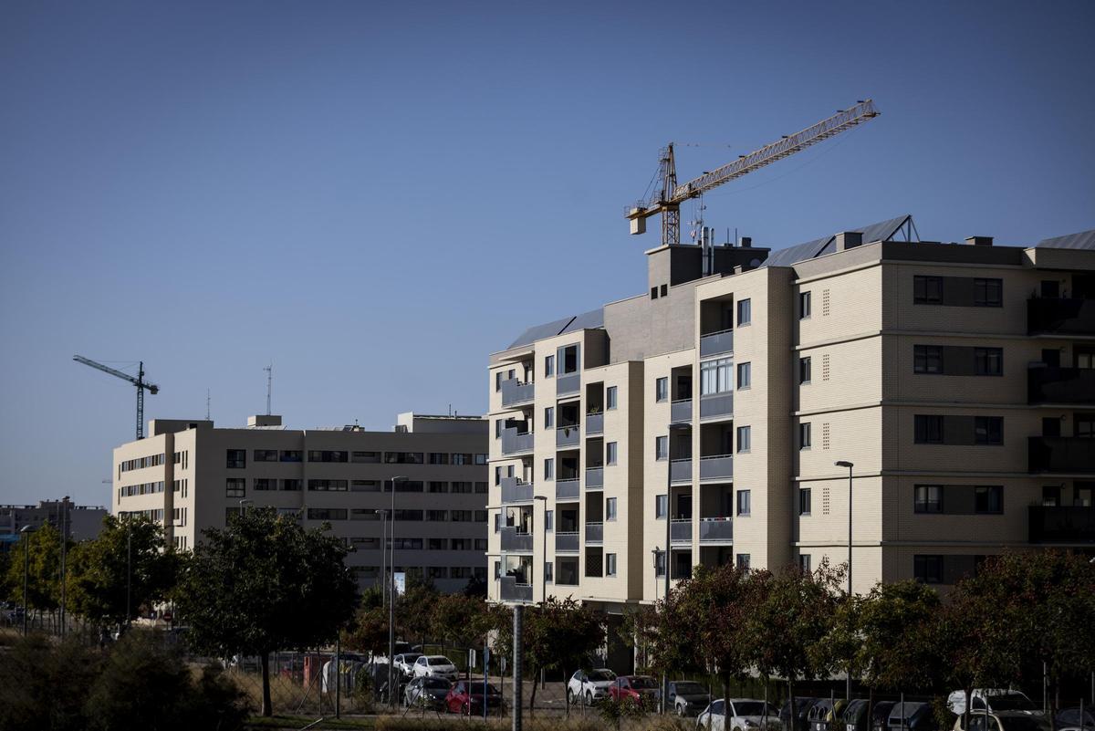 Viviendas en construcción en Zaragoza.