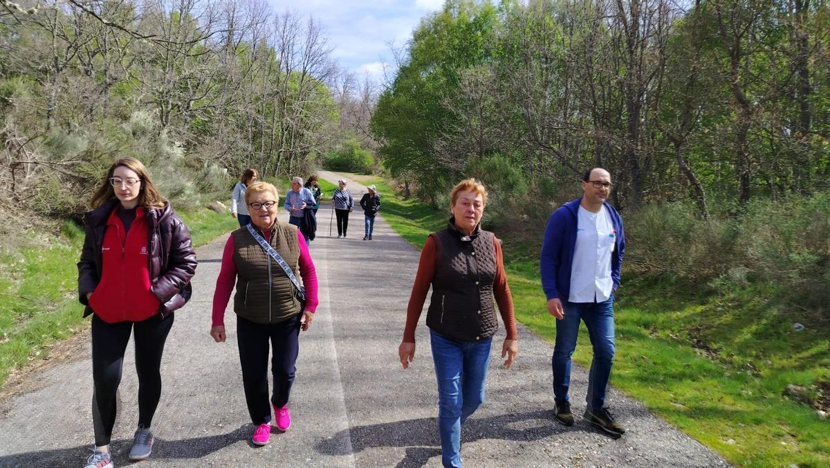 Paseo saludable en San Martín de Terroso