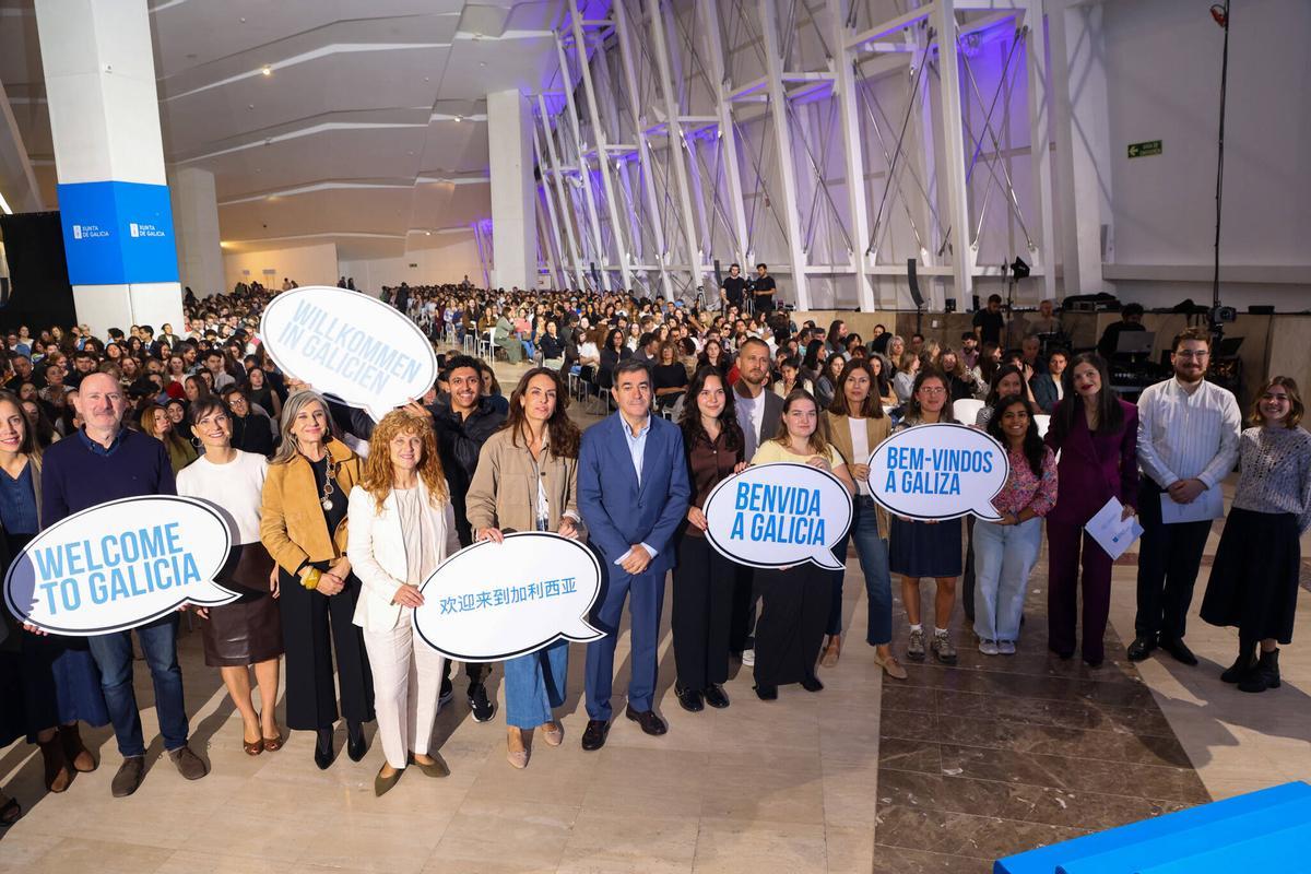 Bienvenida en Galicia a los auxiliares de conversación, procedentes de 19 países, llegados este curso.