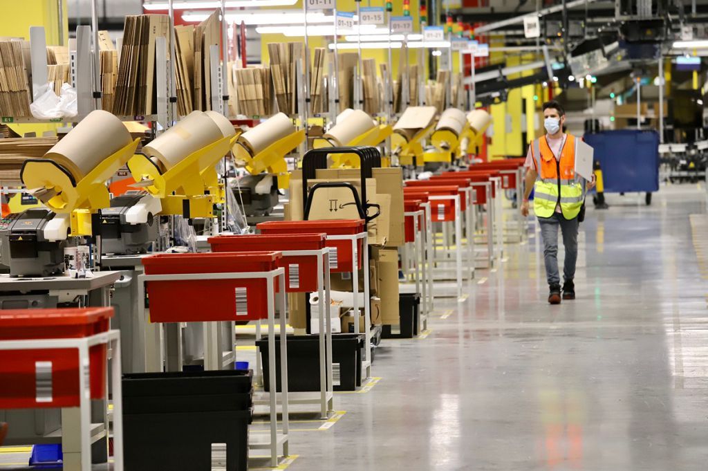 Inauguración del centro logístico de Amazon en Murcia