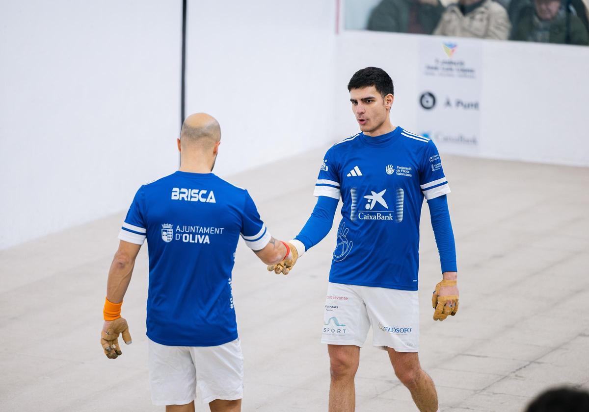 Vercher i Brisca es donen la mà