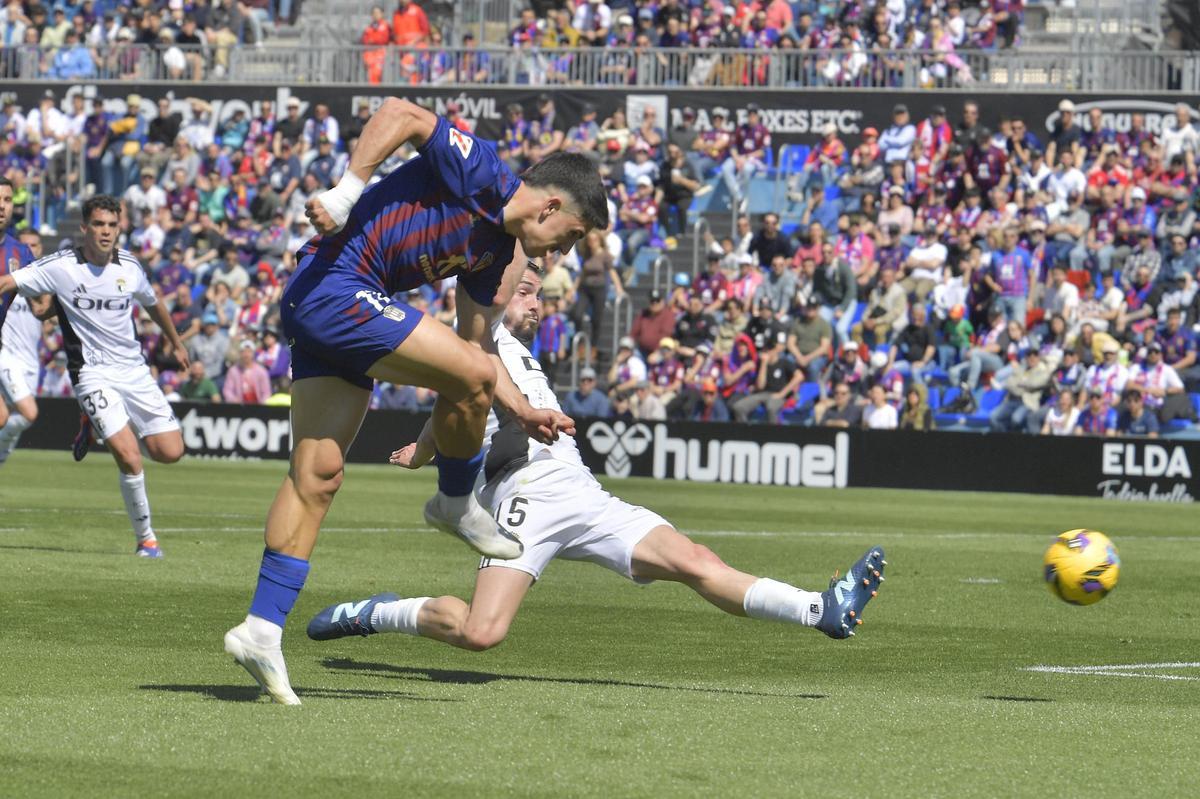 El Eldense se bloquea ante el Burgos (0-0)