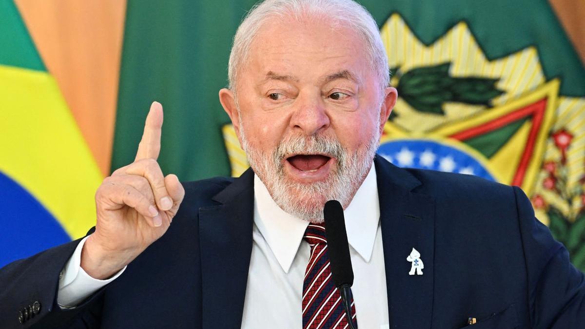 El presidente brasileño, Luiz Inácio Lula da Silva, durante el discurso que ha dado con motivo de sus 100 días al frente del Gobierno, este lunes en Brasilia.