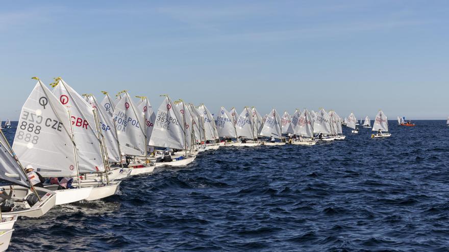 Múgica, Budak y Garcés puntúan en la primera entrega de la Euromarina Optimist Torrevieja