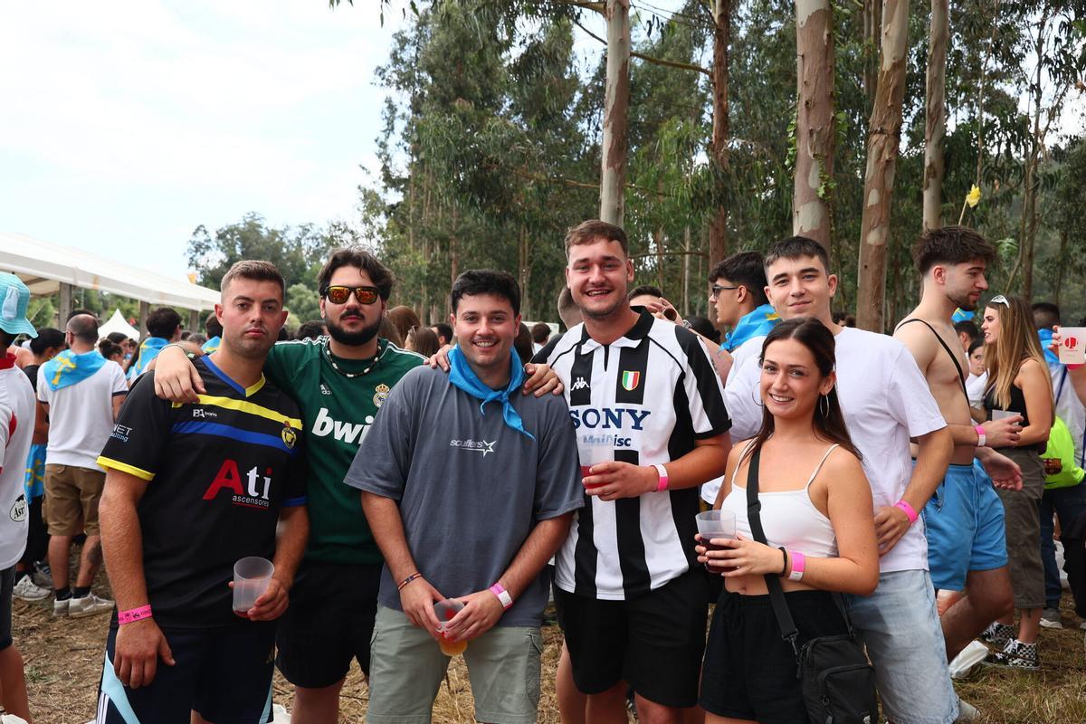 Miles de romeros toman el prao Salcéu en Pravia para celebrar el Xiringüelu Miles de romeros toman el prao Salcéu en Pravia para celebrar el Xiringüelu