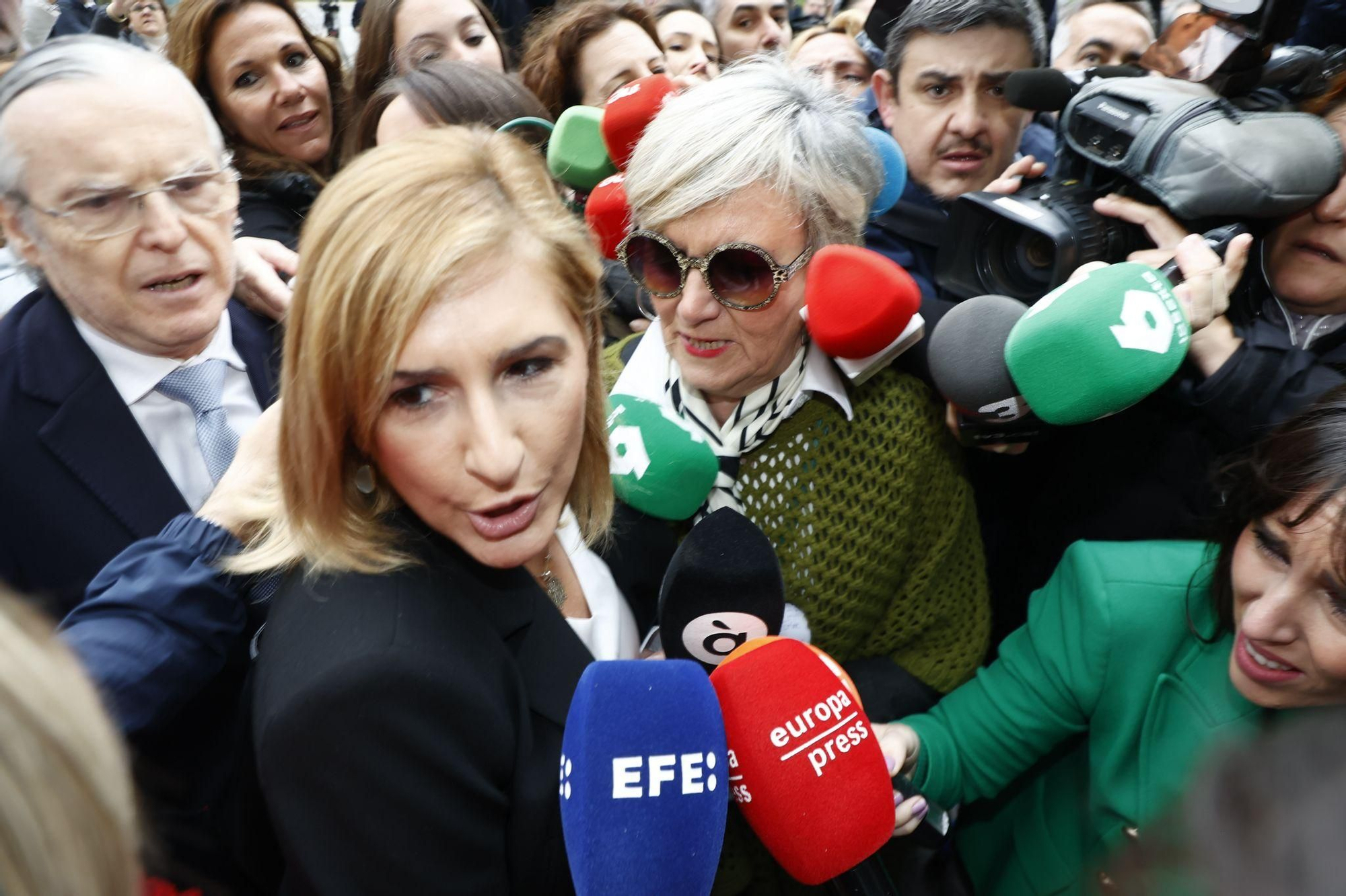 La llegada de la exconsellera Pradas y Argüeso para declarar como imputados por la gestión de la dana