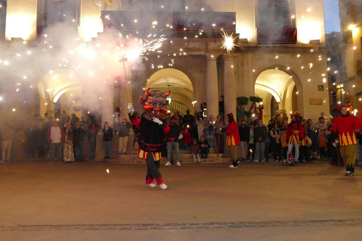 EN IMATGES | L'Entxipa't i la Diabòlica encenen la primera jornada de les Fires i Festes de la Santa Creu