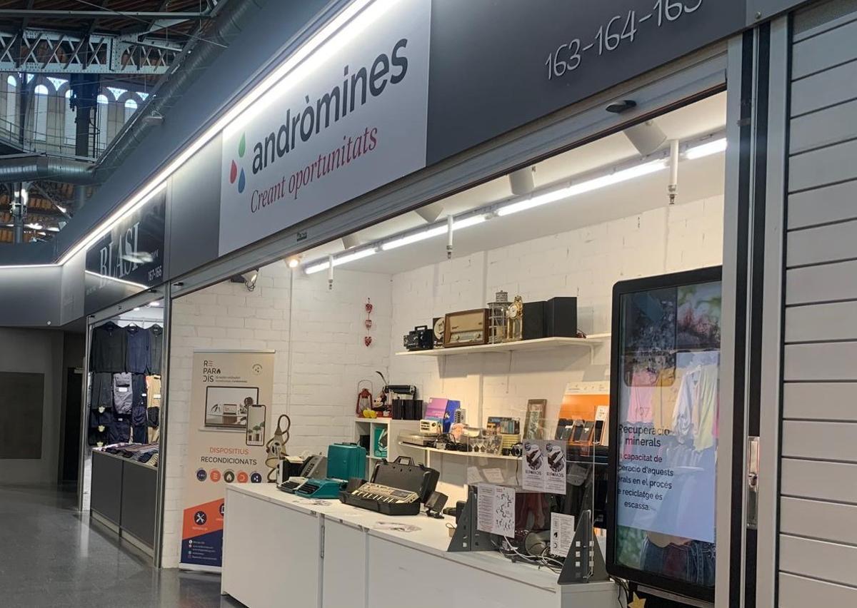L’establiment d’Andròmines acabat d’obrir al mercat de Sant Antoni.